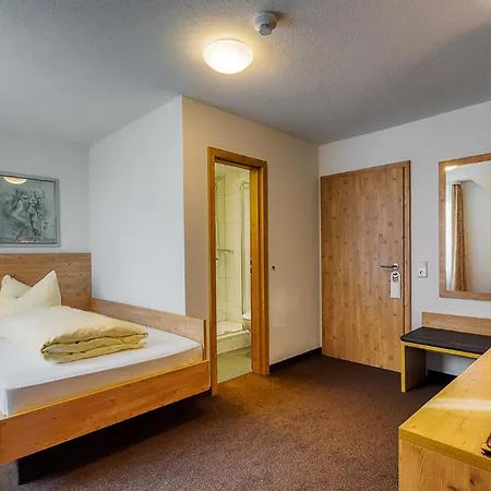 Hotel Zum Kranz 3*