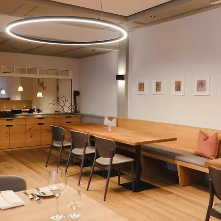 Hotel Zum Kranz 3*